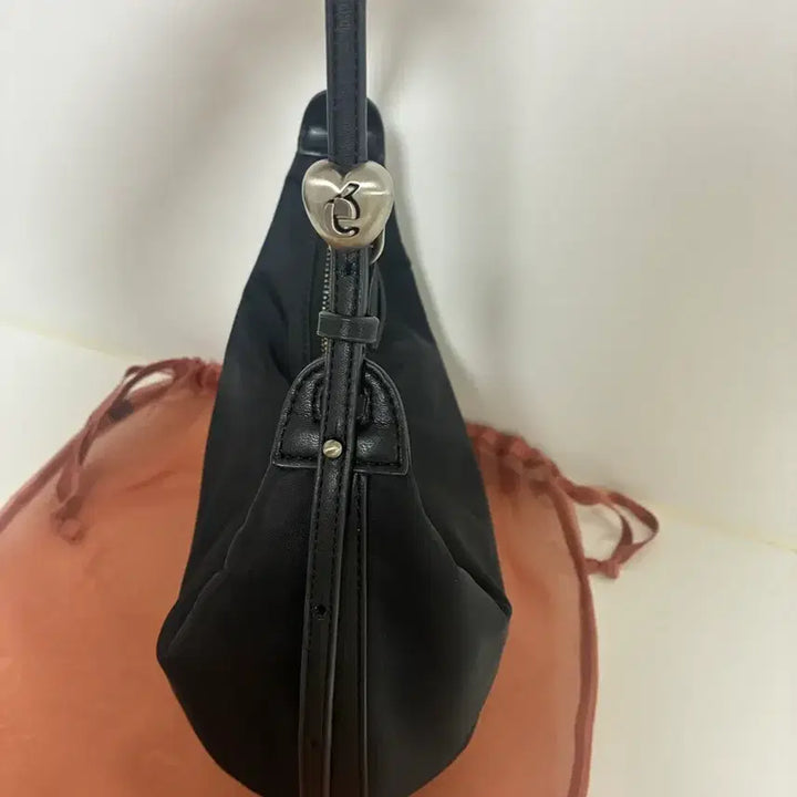 [BUNJANG] Archive Appke Luv Moon Bag (Nylon Black) / 아카이브앱크 러브문 백 Luv moon bag (Nylon black)