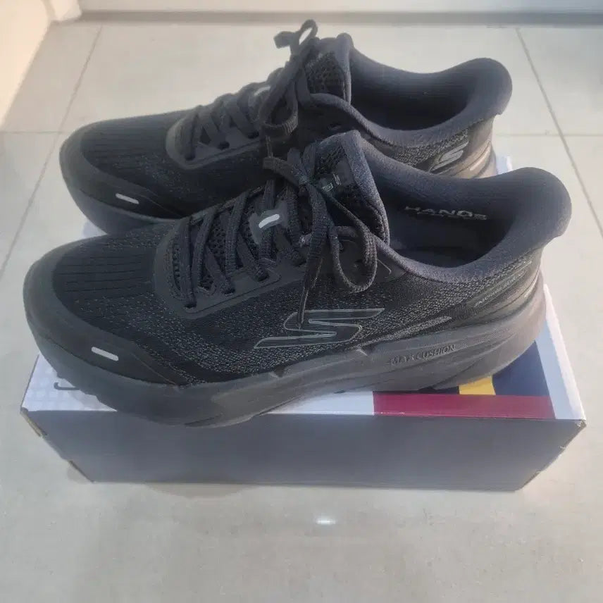 [BUNJANG] Skechers Max Cushioning Premier 3 Slip-Ins Black Running Shoes / 스케쳐스 맥스쿠셔닝 프리미어3 슬립인스 블랙