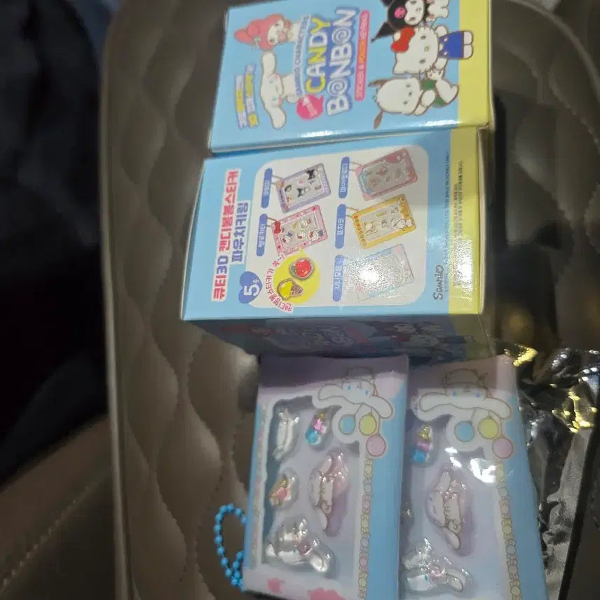 [BUNJANG] Sanrio Candy Bongbong Sticker Pouch Keychain (7cm) / 산리오 최애 캔디봉봉 스티커 파우치 키링, 7cm