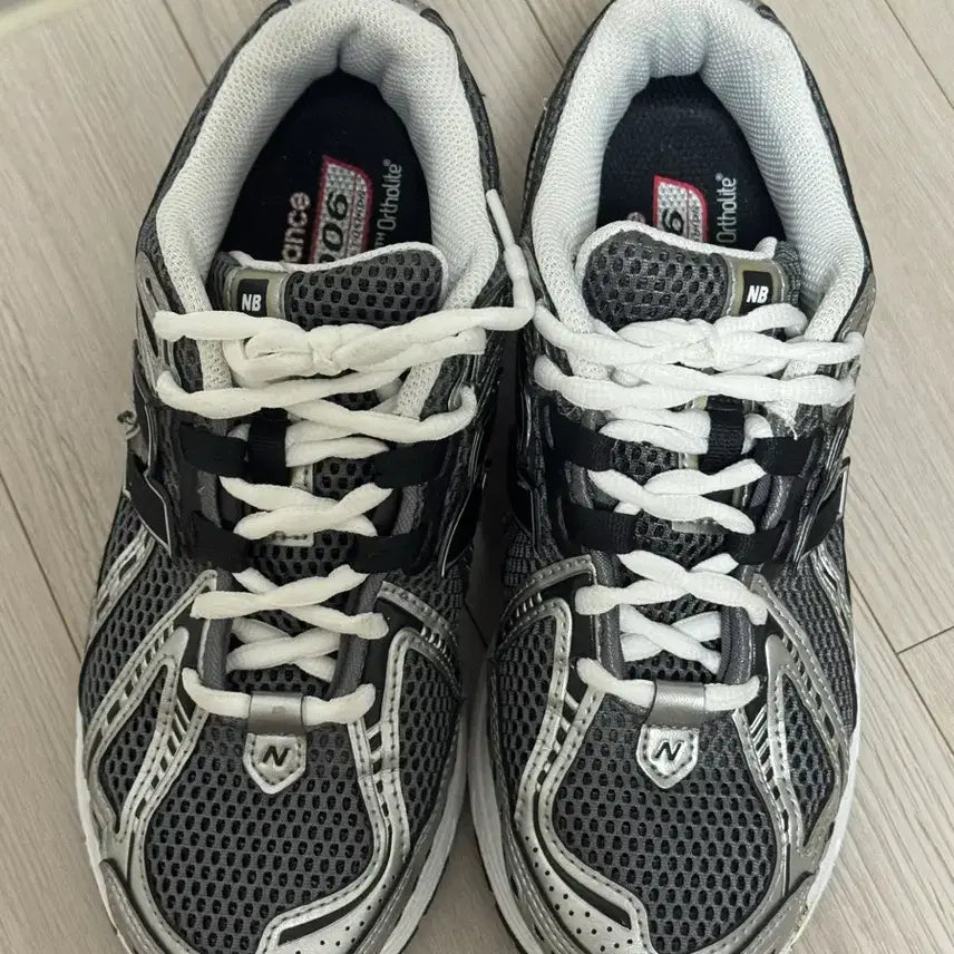 [BUNJANG] New Balance U1906RCG Silver Metallic Sneakers (Size 225) / 뉴발란스 U1906RCG 실버 메탈릭(225)