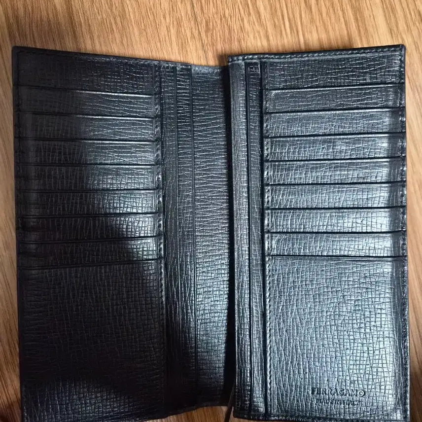 [BUNJANG] Salvatore Ferragamo Revival Line Black Saffiano Bi-fold Wallet / 페라가모 블랙 남성 장지갑(리바이벌 라인) 사피아노