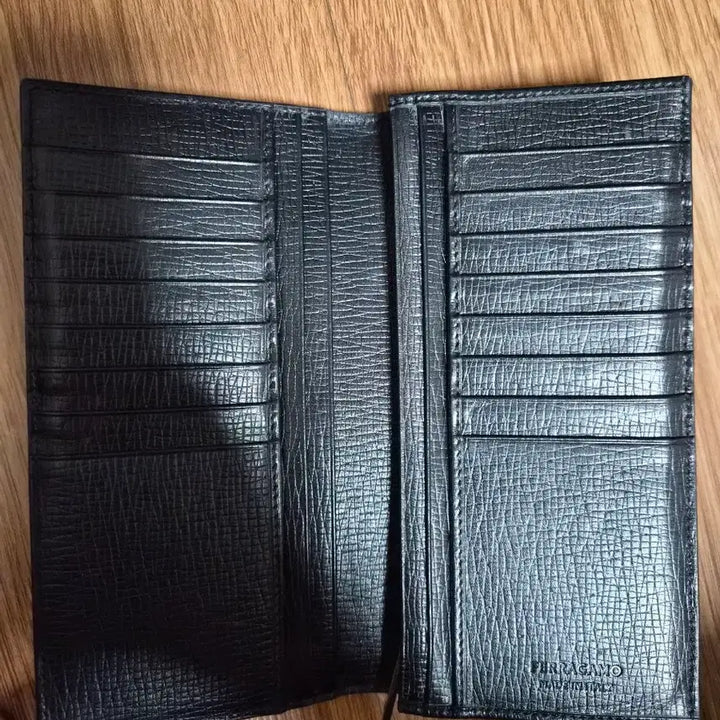 [BUNJANG] Salvatore Ferragamo Revival Line Black Saffiano Bi-fold Wallet / 페라가모 블랙 남성 장지갑(리바이벌 라인) 사피아노