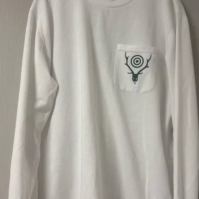 [BUNJANG] South2 West8 White Round Pocket T-Shirt / South2 West8 화이트 라운드 포켓티 m