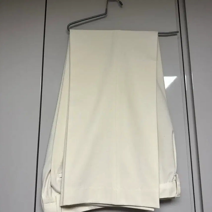 [BUNJANG] Musinsa Standard Lightweight Wide Hidden Banding Slacks Cream 32 / 무신사스탠다드 라이트웨이트 와이드 히든 밴딩 슬랙스 크림 32