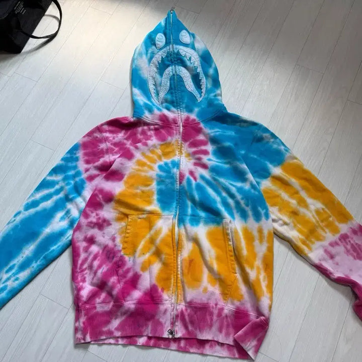 [BUNJANG] BAPE Tie-Dye Shark Full Zip Hoodie / 베이프 타이다이 샤크 후드 집업