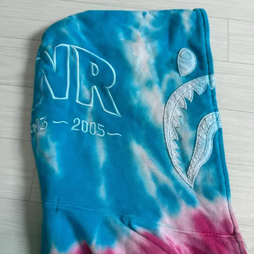 [BUNJANG] BAPE Tie-Dye Shark Full Zip Hoodie / 베이프 타이다이 샤크 후드 집업