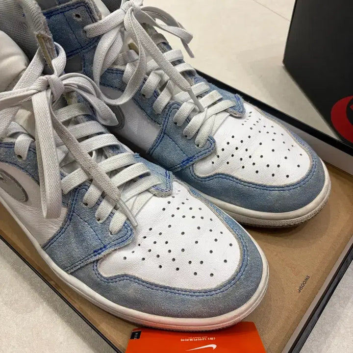 [BUNJANG] Nike Air Jordan 1 High OG Hyper Royal Sneakers / 나이키 에어 조던 1 하이 OG 하이퍼로얄 275
