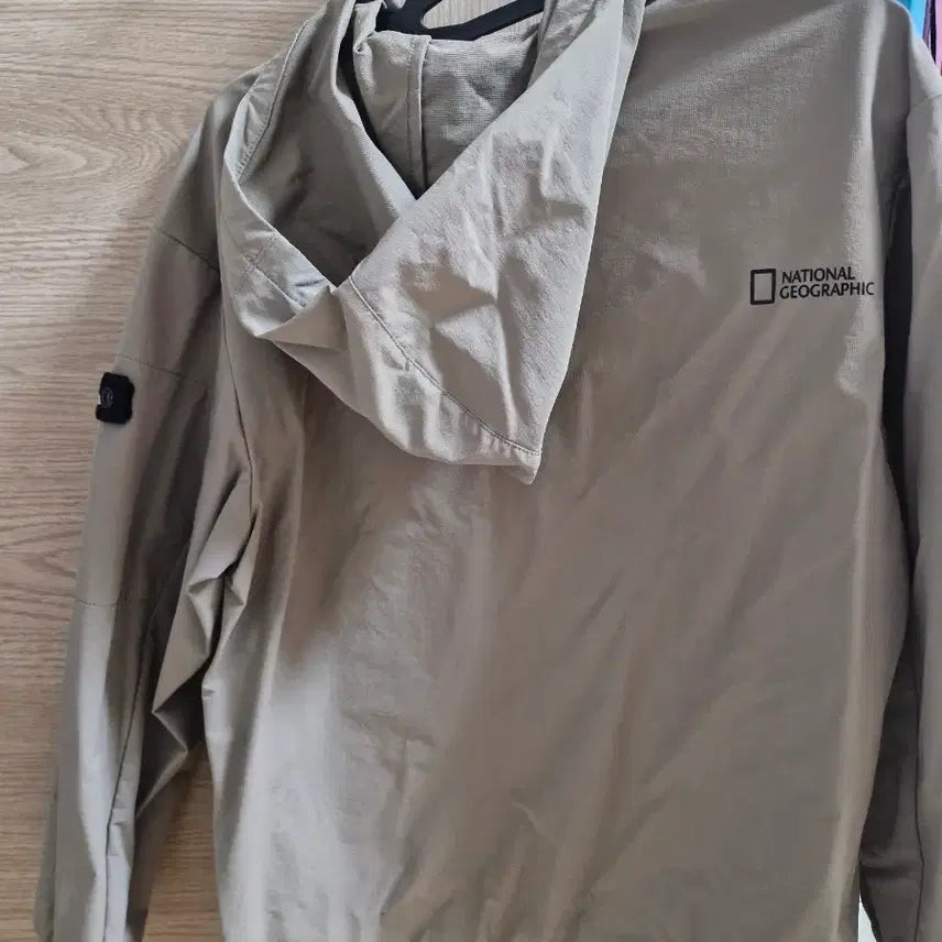 [BUNJANG] National Geographic Hooded Anorak Windbreaker Beige / 내셔널지오그래픽 아노락 후드 바람막이 베이지