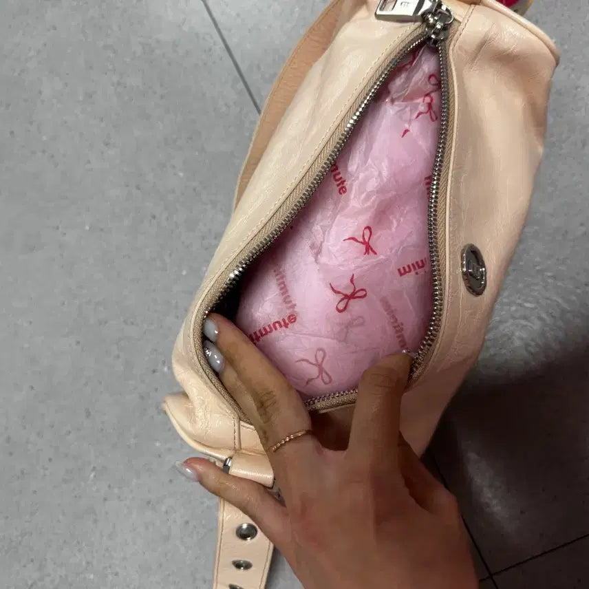 [BUNJANG] Minuitmöut Brett Bag Soap Pink / 미닛뮤트 브렛뱃 솝핑크 (현재 단종, 상태 좋음)