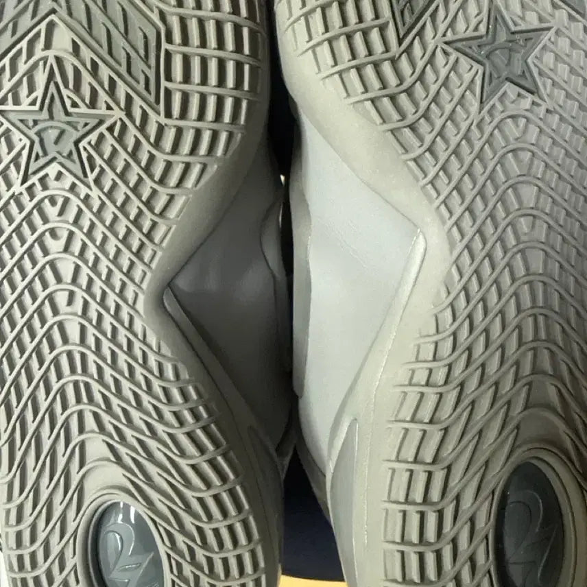 [BUNJANG] Shai 1 Grey Basketball Shoes / 샤이1 (섀이1, shai 001) 그레이 275