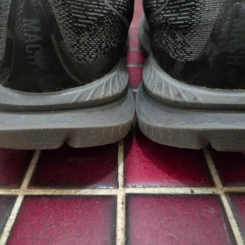 [BUNJANG] Hoka Mach 6 Running Shoes (285mm) / 호카 마하6 285