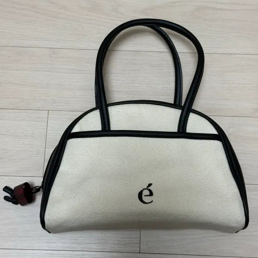 [BUNJANG] Archive Appke Mini Bowling Bag Ivory + Black / 아카이브앱크 미니볼링백(더스트백 포함) 아이보리+블랙 판매합니다.