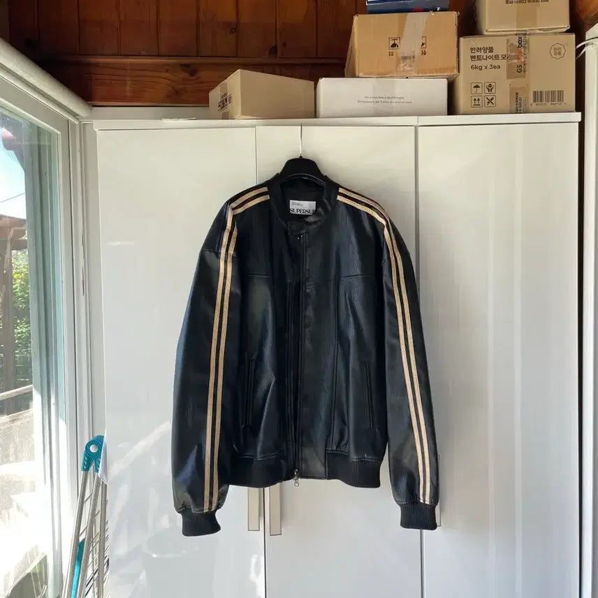 [BUNJANG] Super Style Black Leather Jacket with Double Line Detail / (새상품급) 슈퍼서브 블랙 레더 자켓 2줄 라인