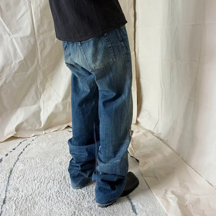 [BUNJANG] Distressed Straight Leg Selvedge Denim Jeans / 데미지 워싱 데님 팬츠