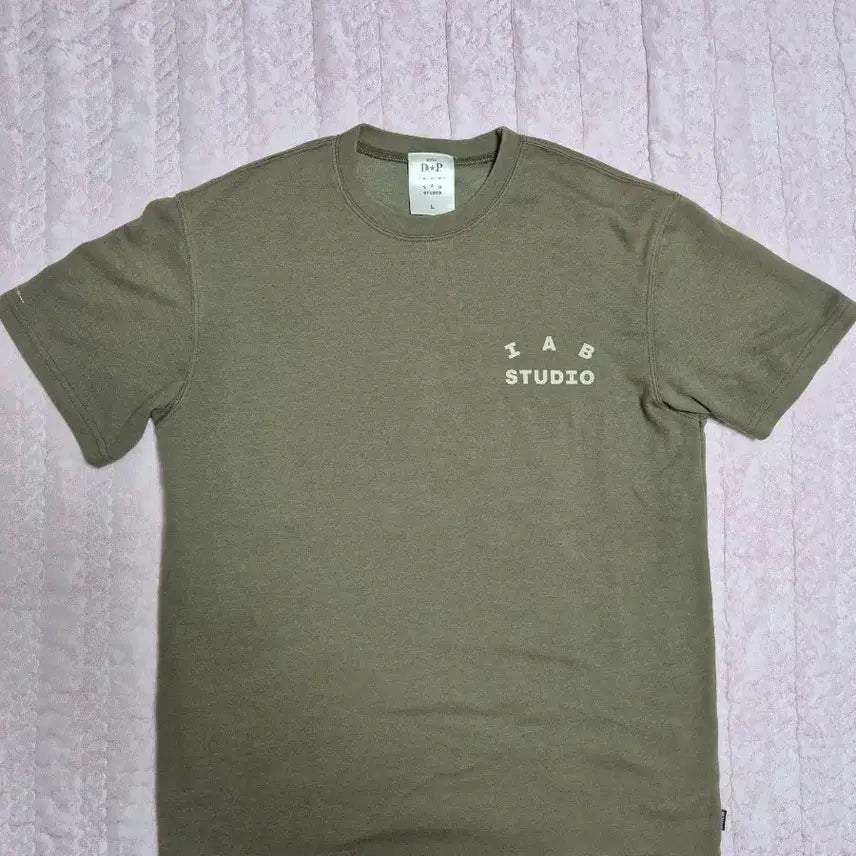 [BUNJANG] IAB Studio DP T-Shirt Army Green L / IAB 아이앱스튜디오 반팔티 100-L  D.P 티셔츠 아미 그린
