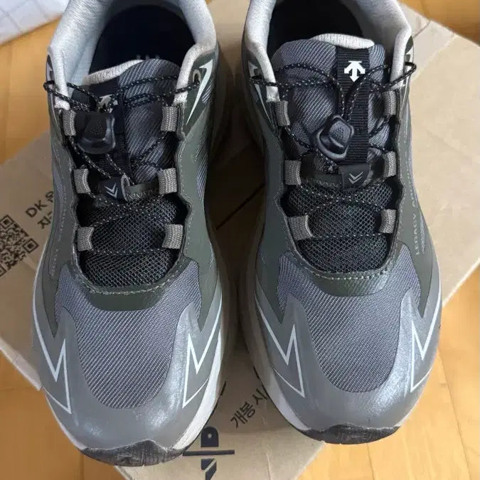 [BUNJANG] Descente City Lift Stopper Running Shoes Khaki Size 250 / 데상트 시티 리프트 스토퍼 러닝화 카키 250