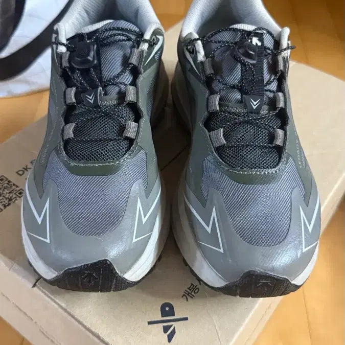[BUNJANG] Descente City Lift Stopper Running Shoes Khaki Size 250 / 데상트 시티 리프트 스토퍼 러닝화 카키 250