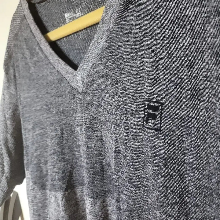 [SOLD OUT] 휠라 브이넥 반팔 110사이즈