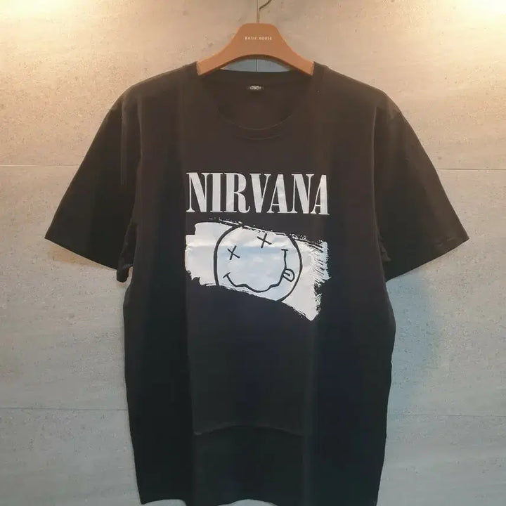 [BUNJANG] Nirvana Smiley Logo Official Merchandise T-Shirt XL / 너바나. 오피셜 굿즈. 스마일리 로고 반팔티.