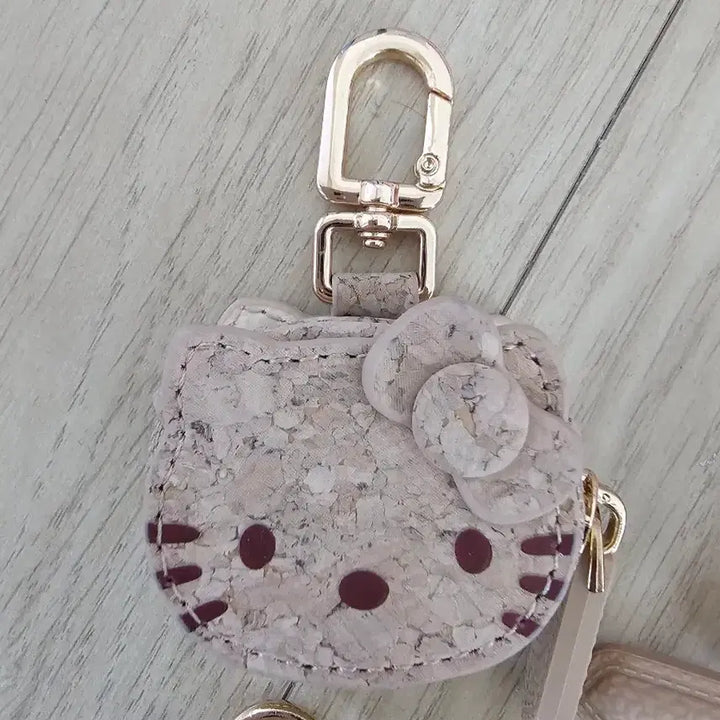 [BUNJANG] Sanrio Hello Kitty Coin Pouch Mini Bag Airpods Pouch with Keychain / 키티 동전지갑 미니 가방 에어팟 파우치 키링 (새상품)