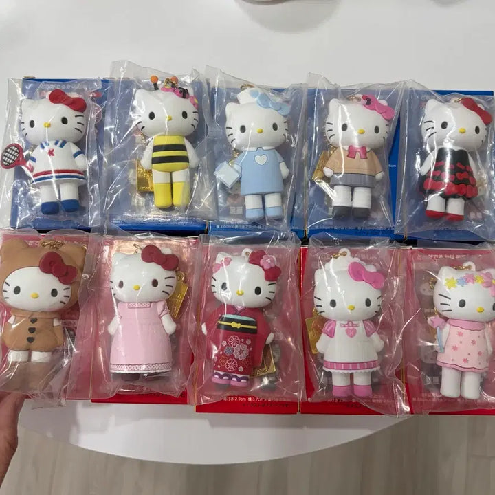 [BUNJANG] Sanrio Hello Kitty 50th Anniversary Tokyo Exhibition Figure Keyring / 산리오 헬로키티 50주년 도쿄전시회 피규어 키링 고전키티 기모노키티