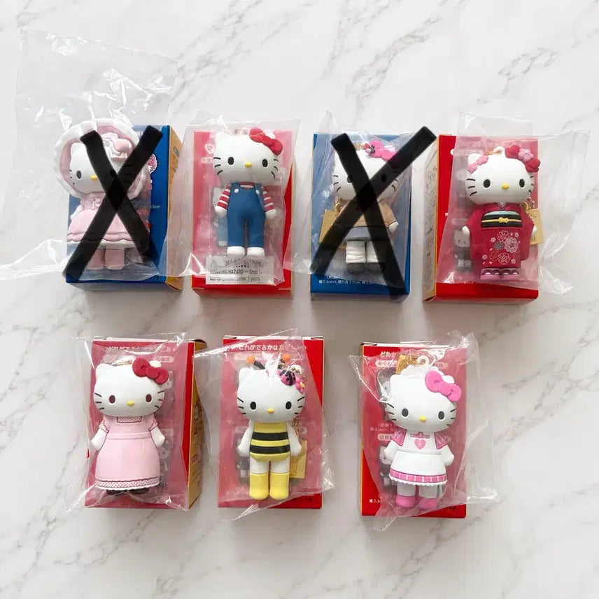 [BUNJANG] Sanrio Hello Kitty 50th Anniversary Tokyo Exhibition Figure Keyring / 헬로키티 50주년 도쿄전시회 피규어 키링 고전키티 교복키티