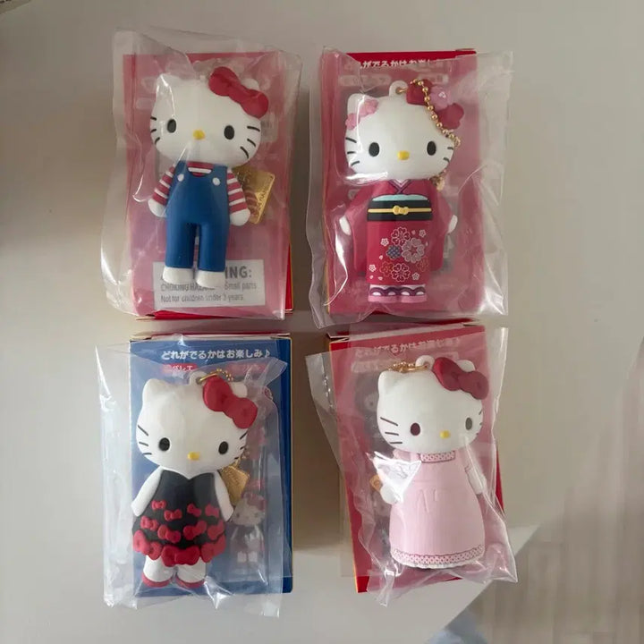 [BUNJANG] Sanrio Hello Kitty 50th Anniversary Tokyo Exhibition Figure Keyring / 산리오 헬로키티 50주년 도쿄전시회 피규어 키링 고전키티 기모노키티