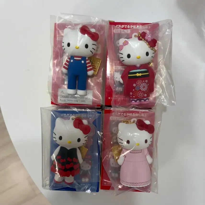 [BUNJANG] Sanrio Hello Kitty 50th Anniversary Tokyo Exhibition Figure Keyring / 산리오 헬로키티 50주년 도쿄전시회 피규어 키링 고전키티 기모노키티