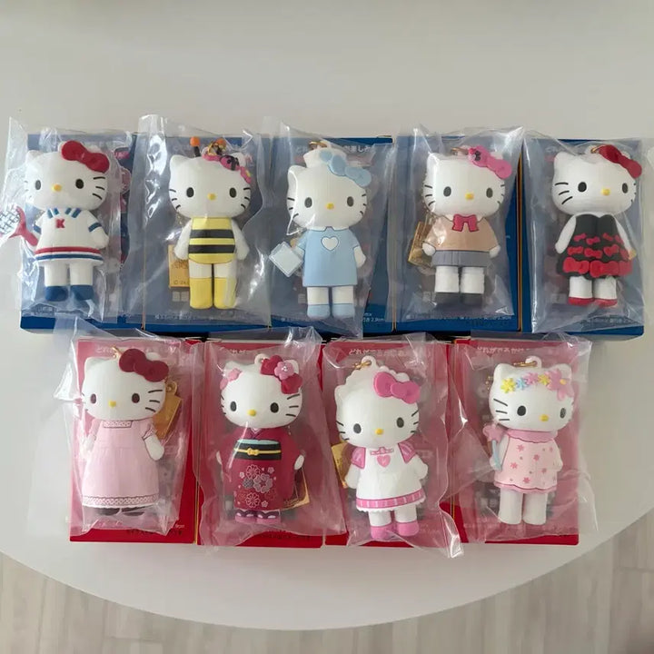 [BUNJANG] Sanrio Hello Kitty 50th Anniversary Tokyo Exhibition Figure Keyring / 산리오 헬로키티 50주년 도쿄전시회 피규어 키링 고전키티 기모노키티