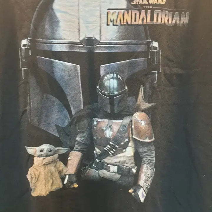 [BUNJANG] Star Wars Mandalorian Black T-Shirt / 스타워즈. 오피셜굿즈. 만달로리안 블랙 반팔티.