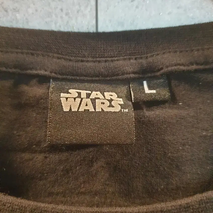 [BUNJANG] Star Wars Mandalorian Black T-Shirt / 스타워즈. 오피셜굿즈. 만달로리안 블랙 반팔티.