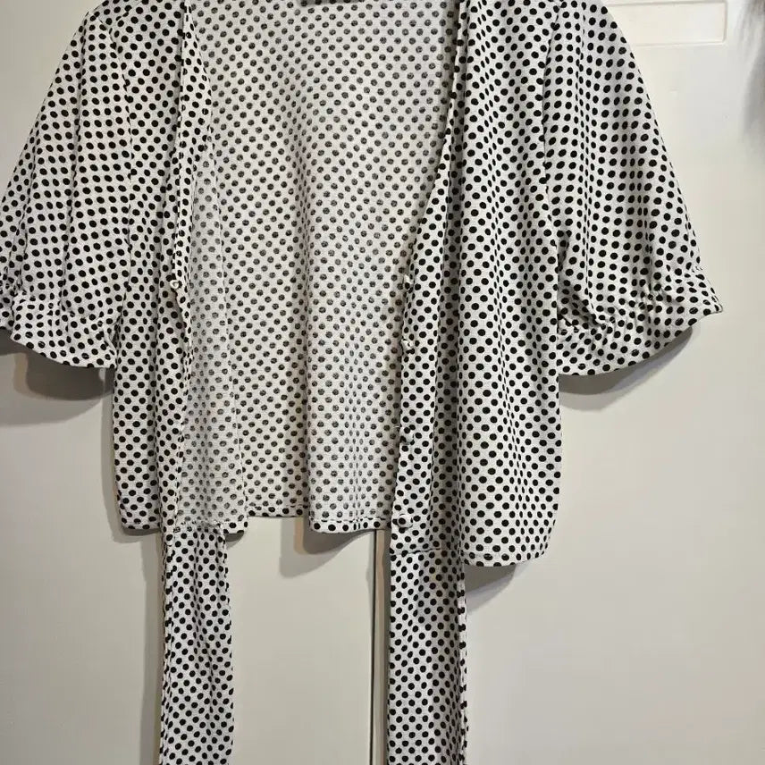 [SOLD OUT] 프랑스 NAFNAF 나프나프 크롭 블라우스  새제품