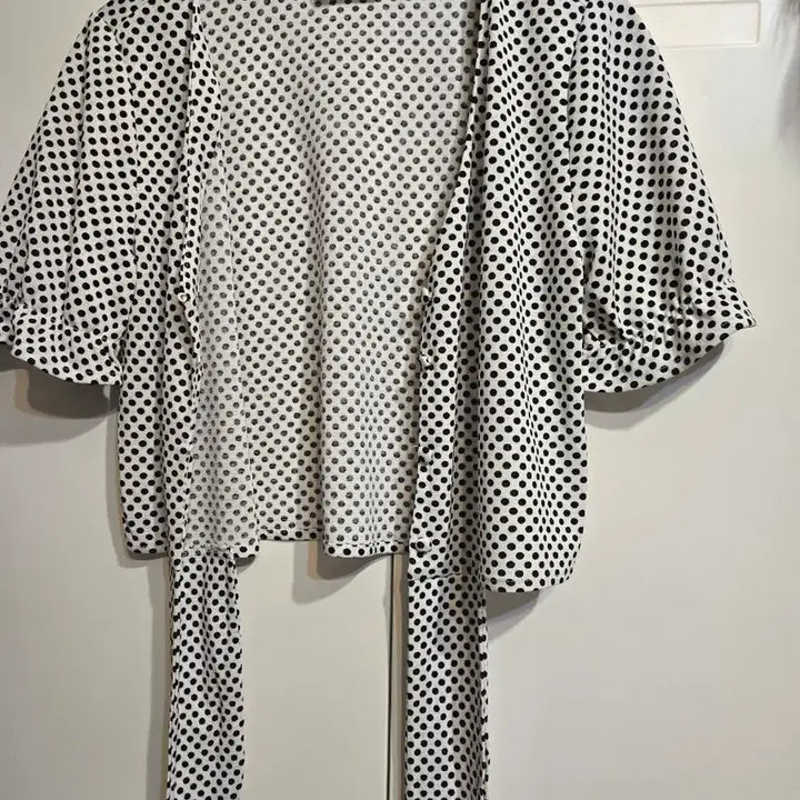 [SOLD OUT] 프랑스 NAFNAF 나프나프 크롭 블라우스  새제품