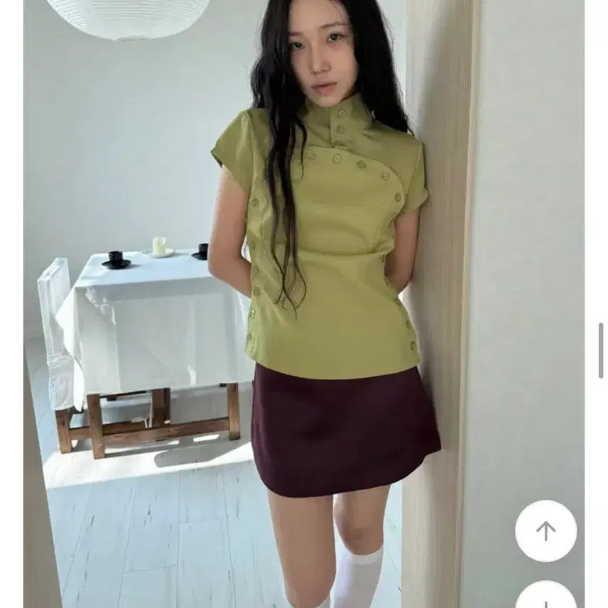 [BUNJANG] Lime Green Summer Blouse with Unique Button Detail / 연두색 여름 블라우스