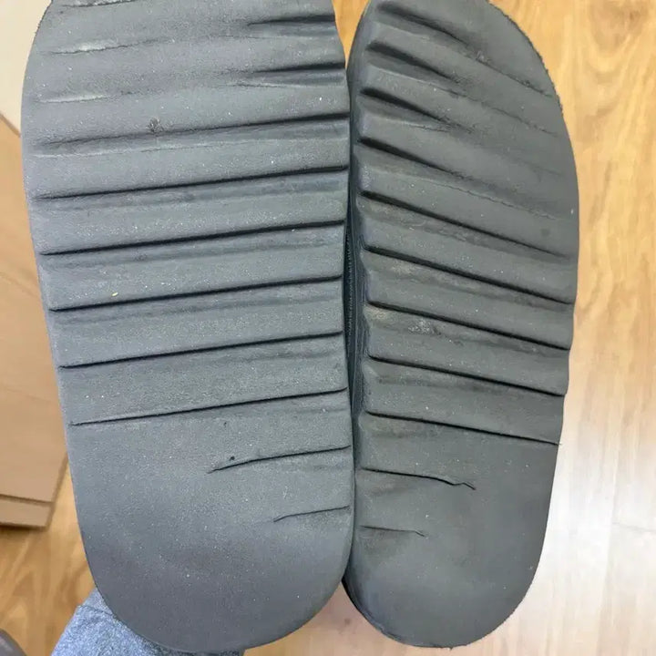 [BUNJANG] Adidas Yeezy Slide Slate Grey Size 285 / 이지슬라이드 슬레이트 그레이 285