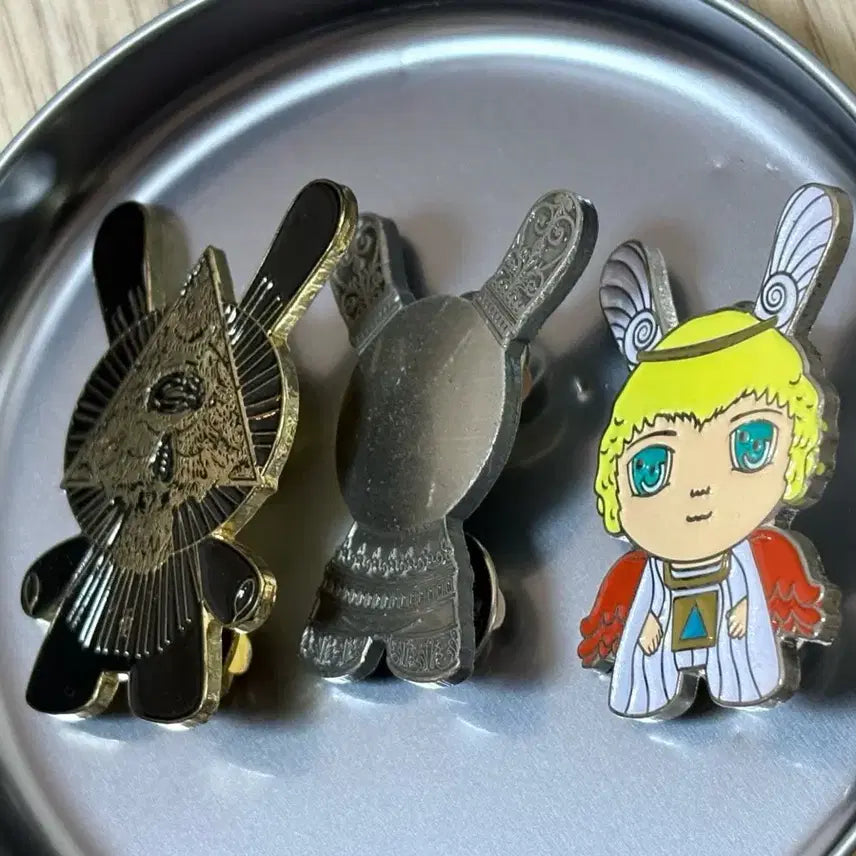 [BUNJANG] Kidrobot Dunny Series Pin / kidrobot Dunny 킨키로봇 더니 뱃지