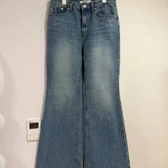 [BUNJANG] Nudez Cutting Bootcut Denim Jeans / [S] 도매택 누즈 컷팅 부츠컷 데님