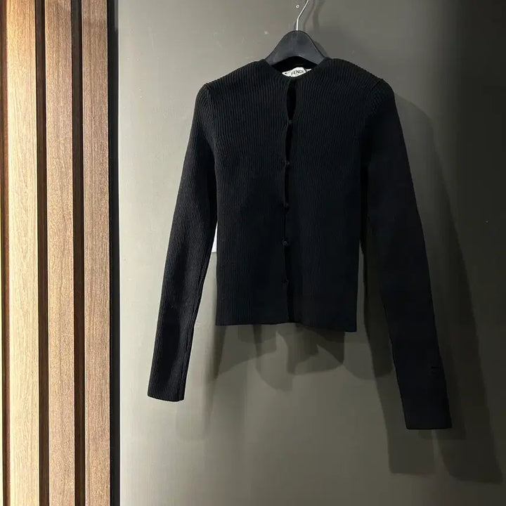 [BUNJANG] Fendi Cut-Out Ribbed Cardigan / 펜디 컷아웃 가디건