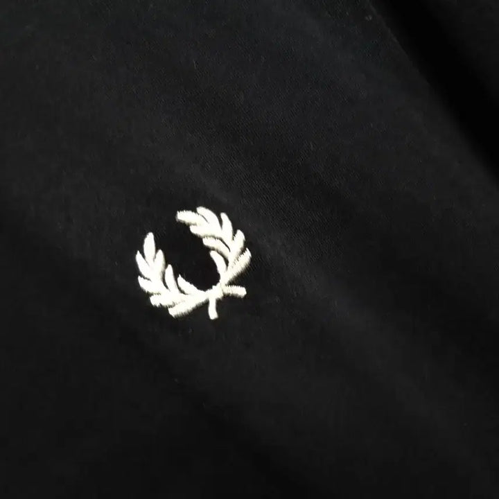 [BUNJANG] Fred Perry Black Short Sleeve T-Shirt / 프레드페리 검정 반팔 티셔츠