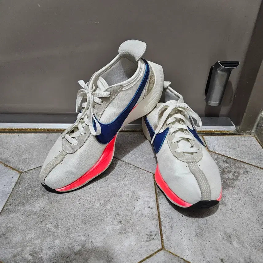 [BUNJANG] Nike Moon Racer White Blue Pink Sole Sneakers / [275]나이키 문레이서 흰파핑 세일 솔라 블루 핑크