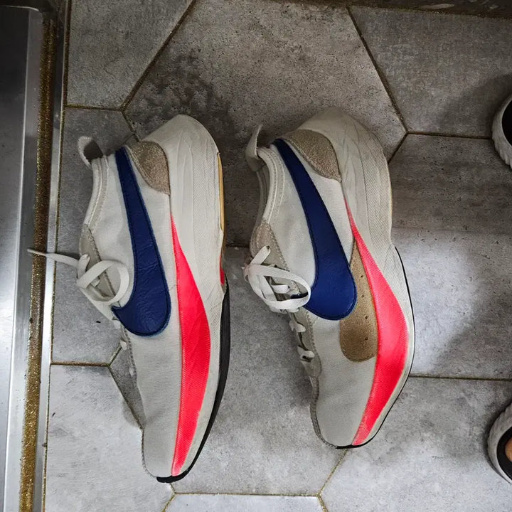 [BUNJANG] Nike Moon Racer White Blue Pink Sole Sneakers / [275]나이키 문레이서 흰파핑 세일 솔라 블루 핑크