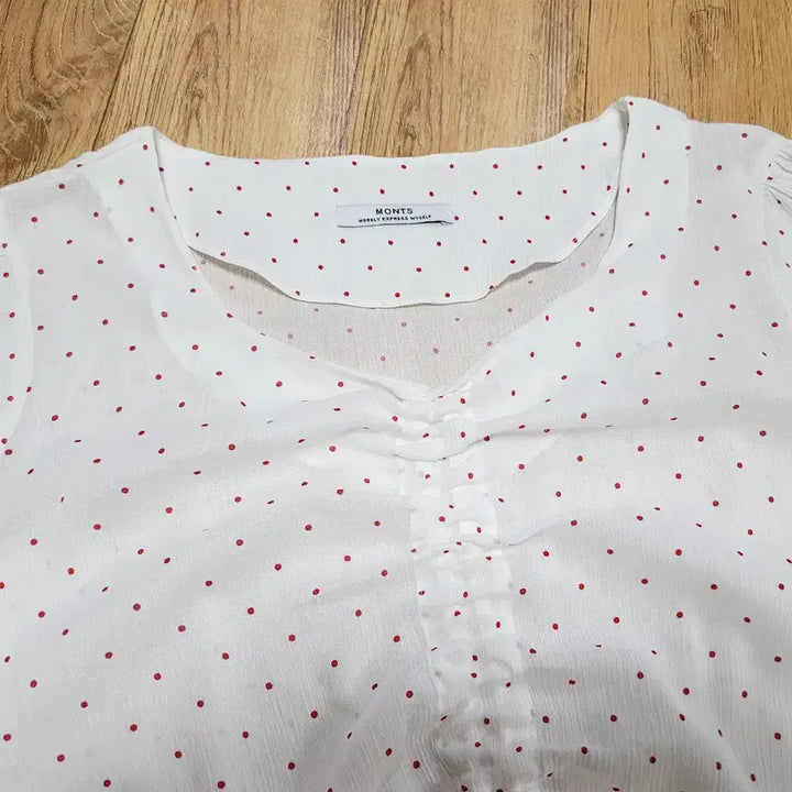 [BUNJANG] MONTS Dot Shirring Blouse / 몬츠(MONTS) 도트 셔링블라우스 55-66 새상품