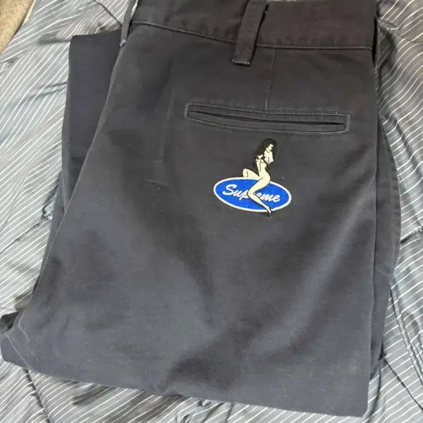 [BUNJANG] Supreme Pin-Up Girl Dark Navy / (32) 슈프림 핀업걸 다크네이비
