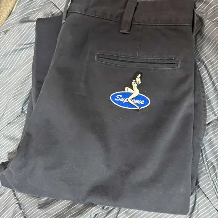 [BUNJANG] Supreme Pin-Up Girl Dark Navy / (32) 슈프림 핀업걸 다크네이비