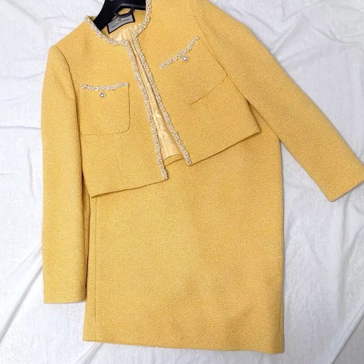 [SOLD OUT] 모조에스핀 진주 배색라인 노카라 트위드 자켓&amp;하이웨스트 스커트 투피스