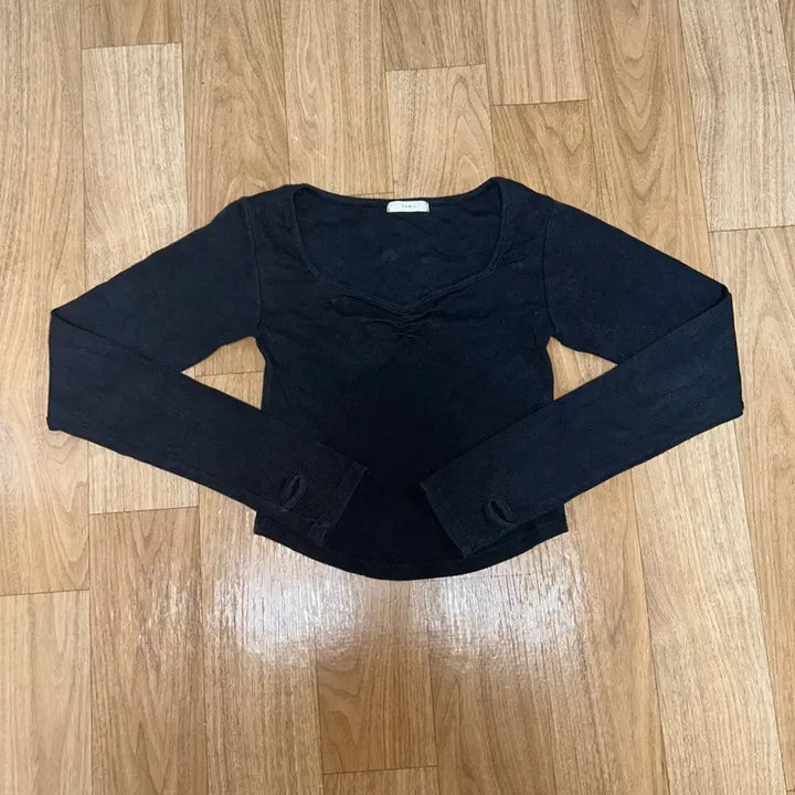 [BUNJANG] Heart Neck Warmer Shirring Long Sleeve T-Shirt / 하트넥 워머 셔링 긴팔 티셔츠