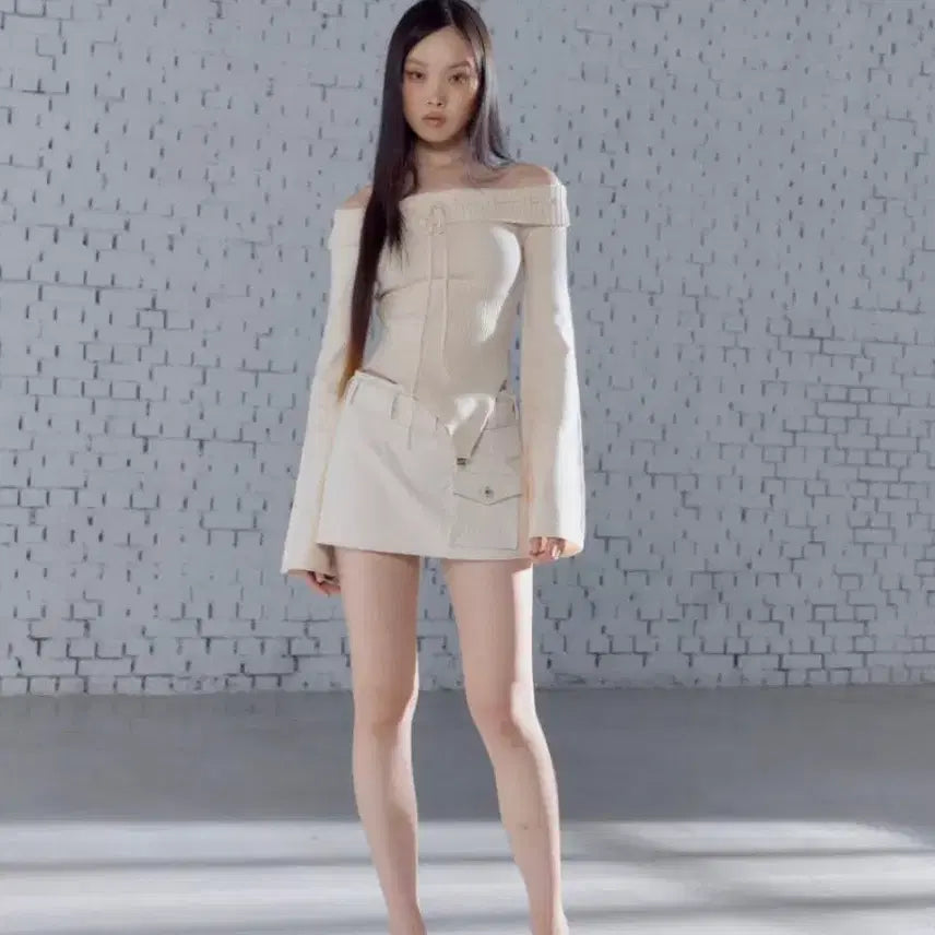 [BUNJANG] Glowny Veraswing Off-Shoulder Long Sleeveless Knit Top (Ivory) / 글로니 베라스윙 롱슬리브리스 니트 탑 오프숄더(아이보리) glowny