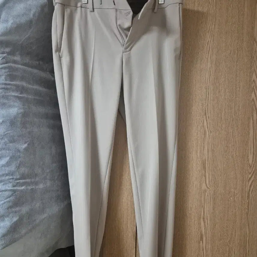 [BUNJANG] Unstd Tapered Hidden Banding Crop Slacks Light Beige Size 32 / 무탠다드 테이퍼드 히든 밴딩 크롭 슬랙스 라이트베이지 32사이즈