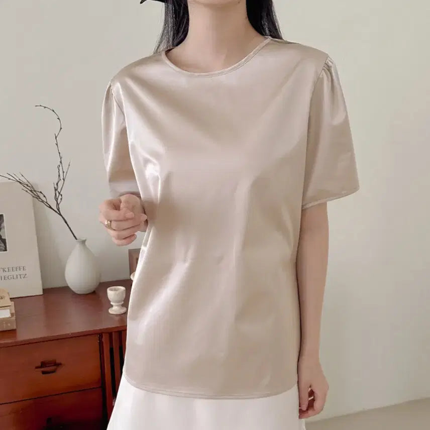 [BUNJANG] Pois Signature Satin Blouse Beige / 뿌아(pois) 시그니처 블라우스 55-66 새상품