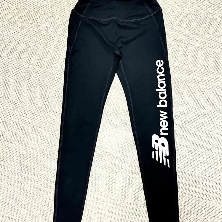 [BUNJANG] New Balance Black Logo Leggings / 뉴발란스 레깅스 블랙/70